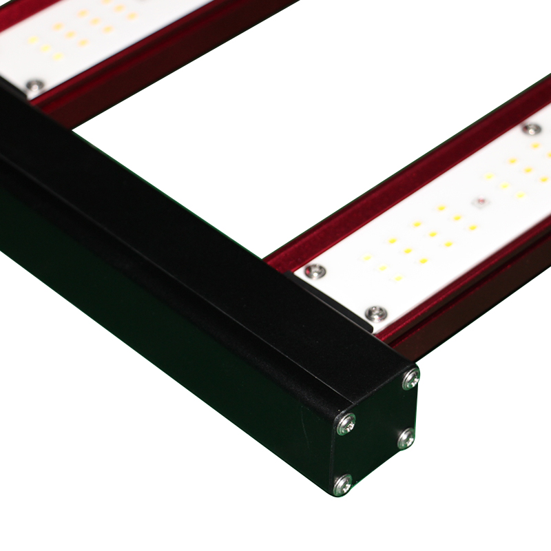 Lampada LED a Spettro Completo - Indoor Plants recensione e prezzo